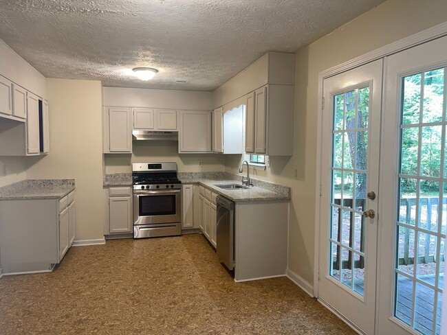 Photo - 3 Bed/2 Bath Ranch W/ Granite Counters & SS Appliances!