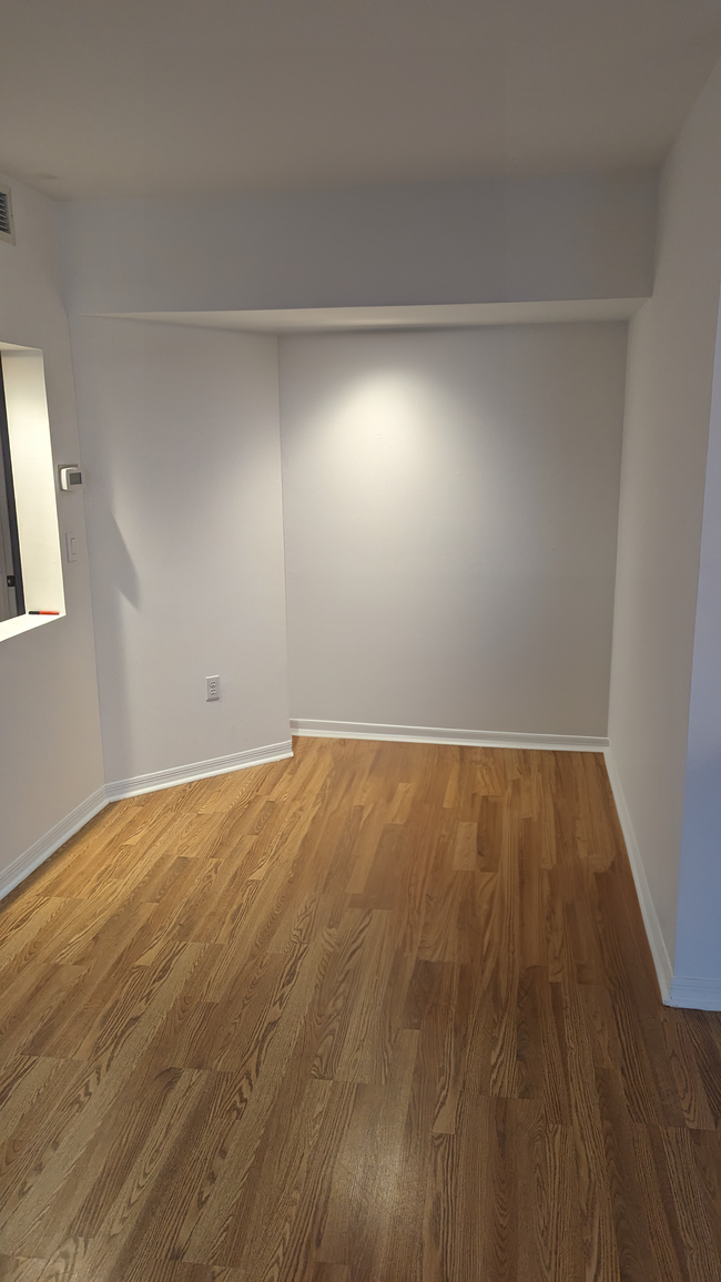 Building Photo - 1330 West Ave Unit 2805 Rental