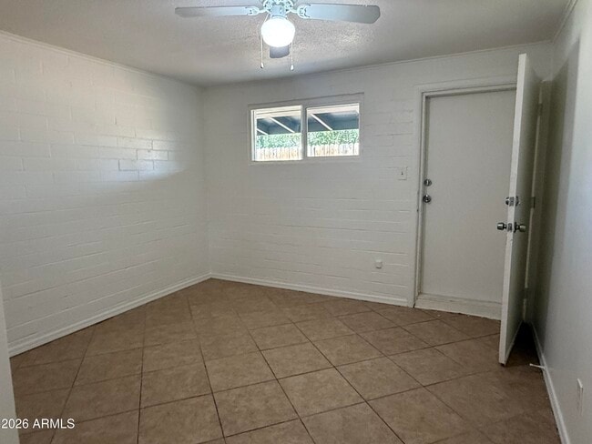 Photo - 1329 E Cinnabar Ave