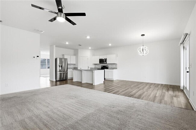 Photo - 395 Knightsbridge Ln