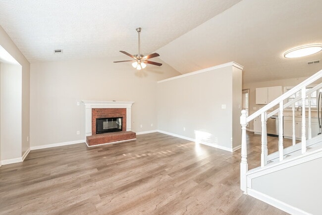 Photo - 350 Paris Dr