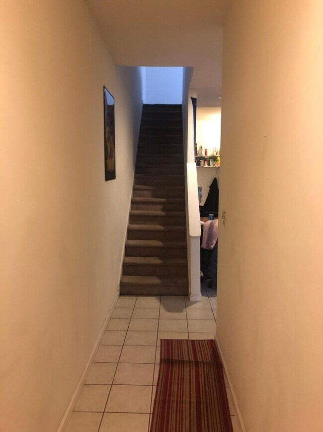 Photo - Huge 4-Bedroom Townhome Located Near Templ...