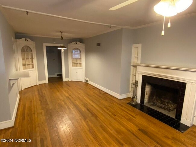 Photo - 625 S Elm St