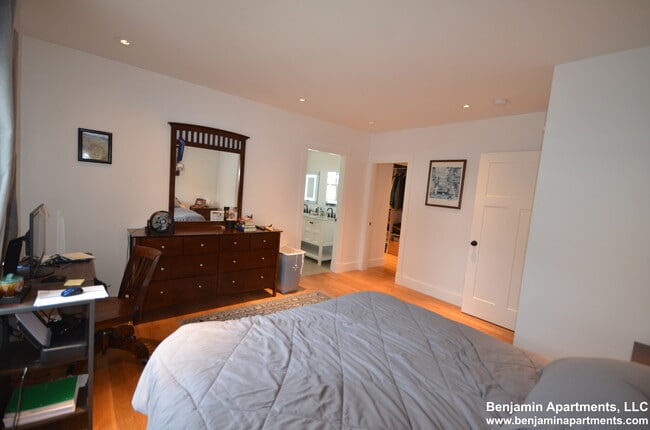 Photo - 15 Elmira St Unit 1