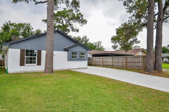 Photo - 14934 Arundel St