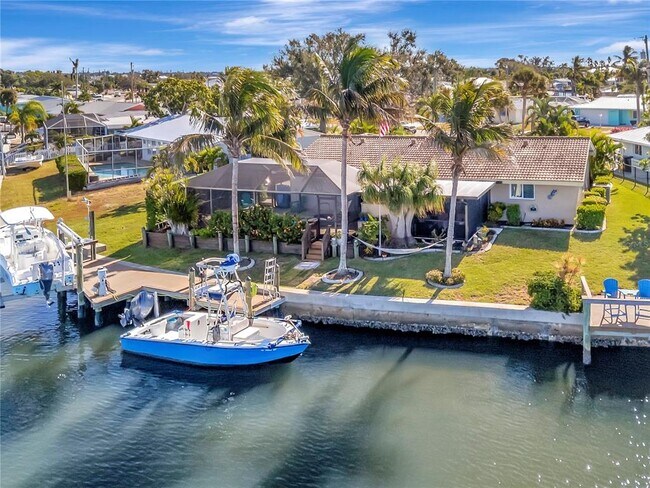 Photo - 10432 Sandpiper Rd W