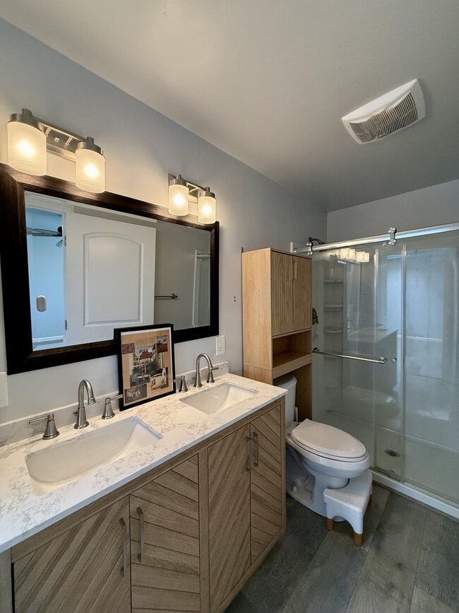 Photo - 121 W Branch St