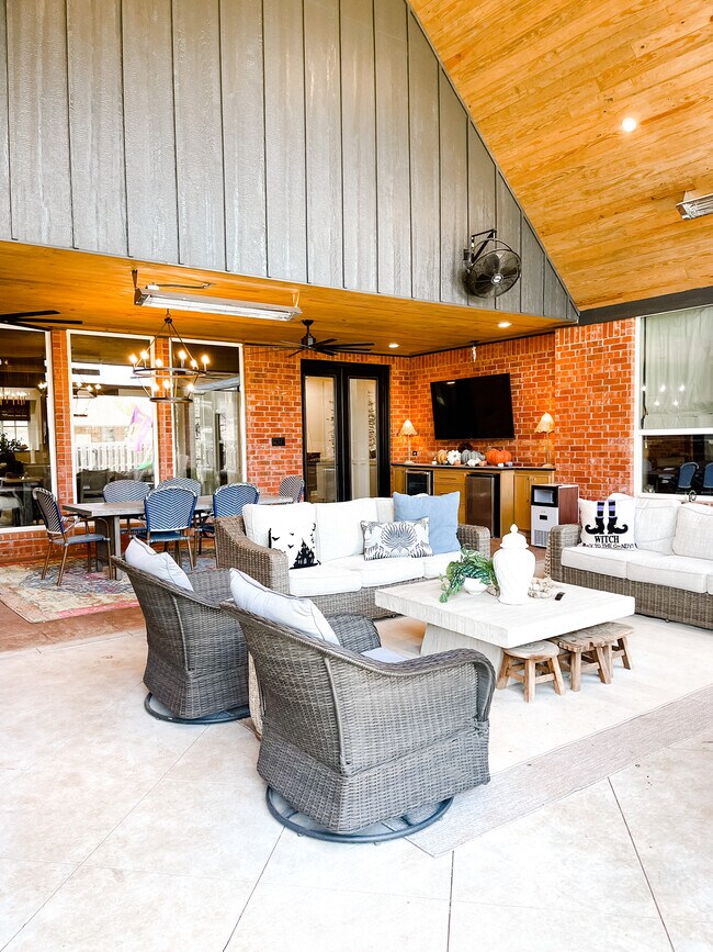 Photo - 4616 Caveat Dr