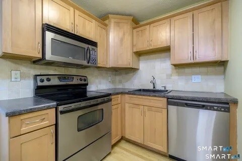 Photo - 637 Cove Rd Unit A3