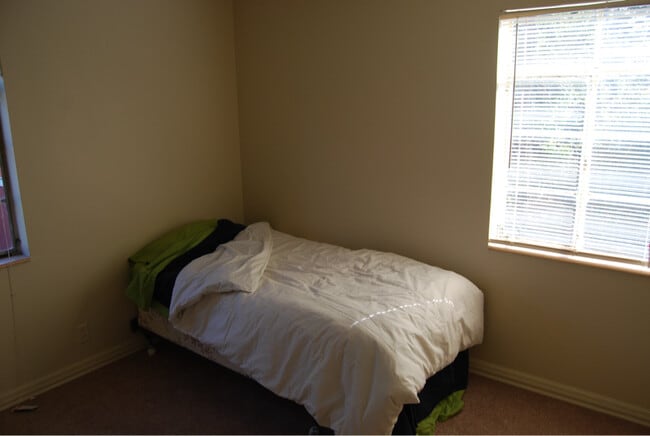 Photo - 2365 Bryan Ave