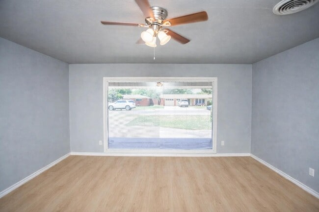 Photo - 4211 49th St