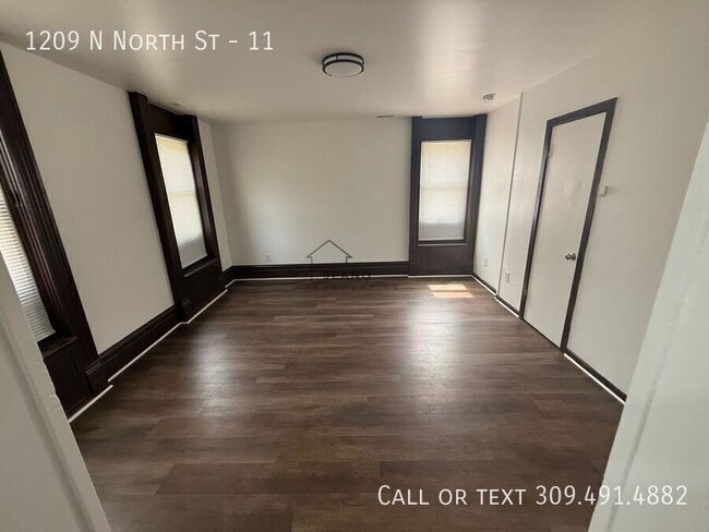 Building Photo - 1209 North North Street Unit 11