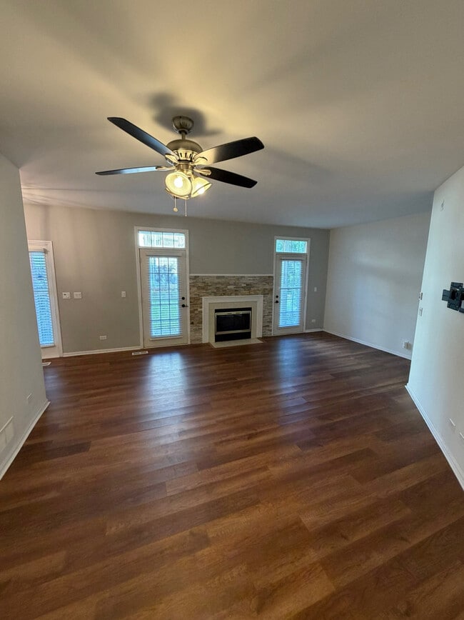 1216 Tennyson Ln