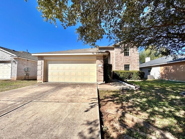 Building Photo - Beautiful 4-Bed Home with Open Floorplan, ...