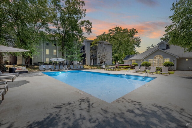 Georgetown Luxury Townhomes and Apartments