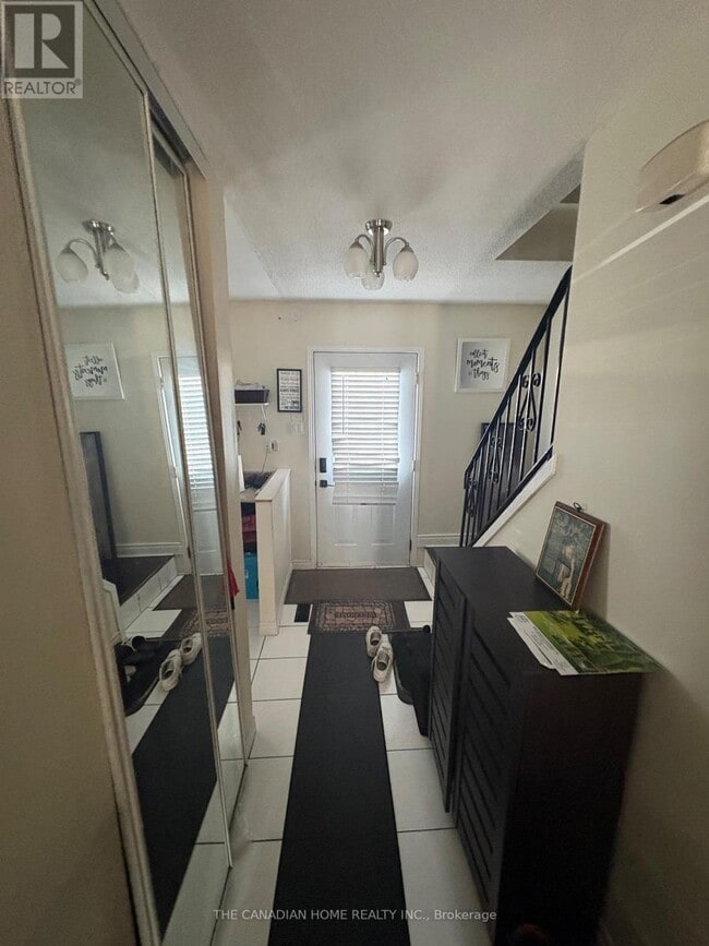 Photo - 45 Hansen Rd N