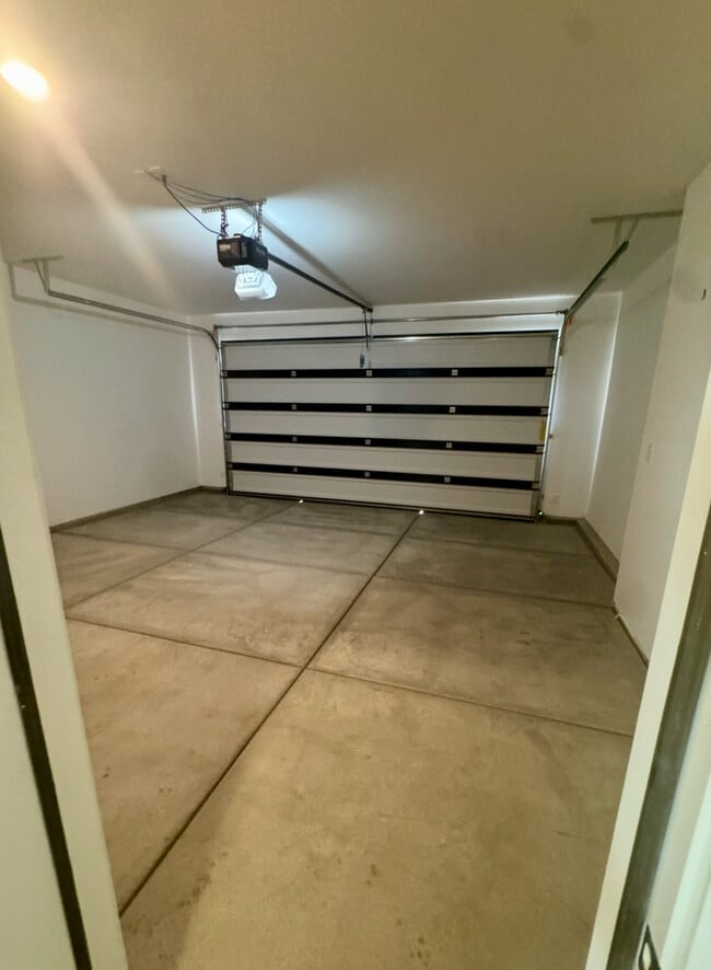 Photo - 5715 S Weehawken Ln