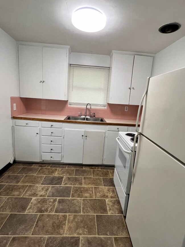 Photo - 824 Concord Rd