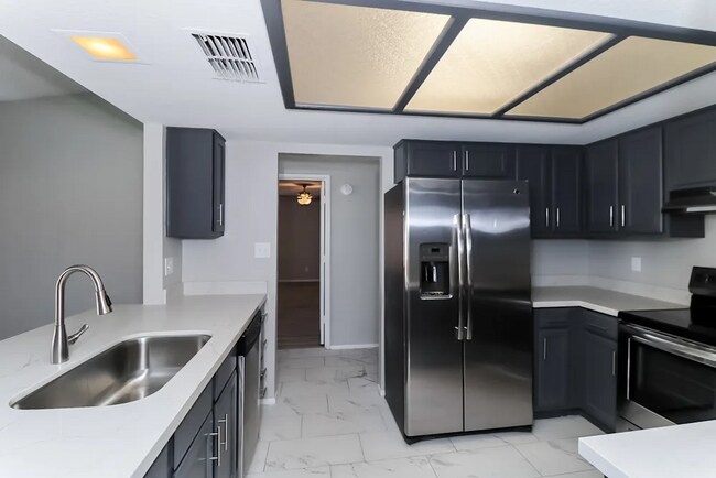 Photo - 1207 W Topeka Dr