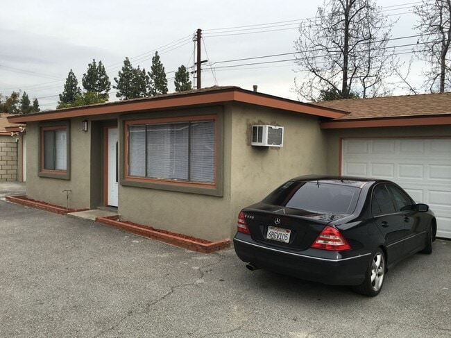 Photo - 642-648 W. 3rd St.