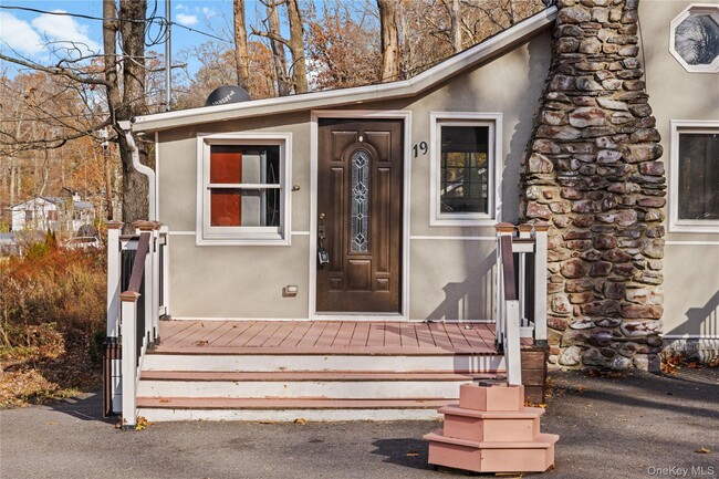 Photo - 9 Sylvan Trail