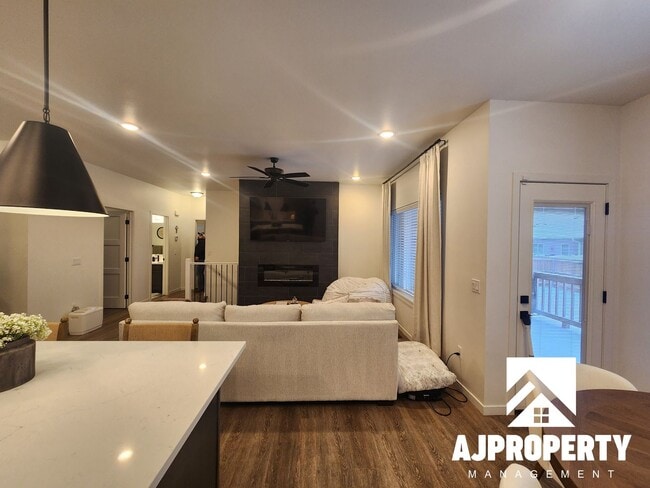 Photo - 5304 S Spirea Ave