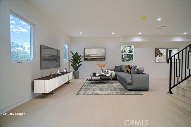 Photo - 257 S Ave 54