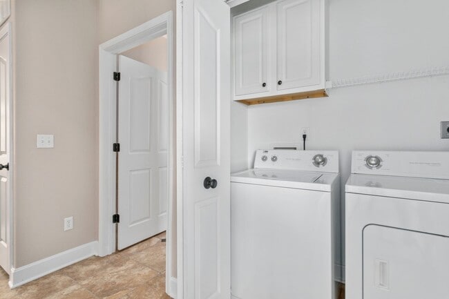 Photo - At Last, This Is What You've Been Searching For!!! Unit 1400-4