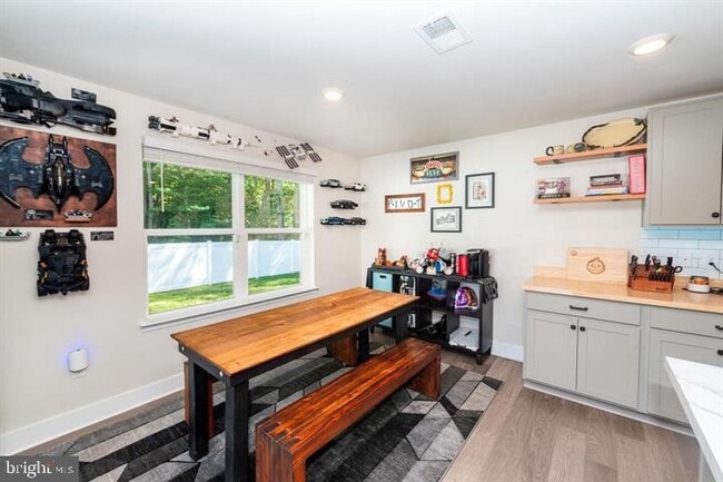 Photo - 454 Currant Cir