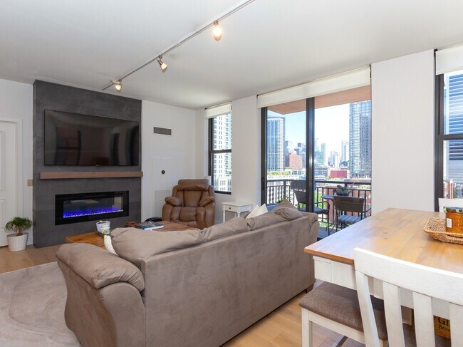 Photo - 330 N Jefferson St Unit 904