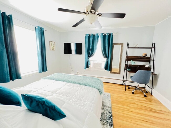 Photo - Coastal Charm Meets Comfort — Fully Furnis...