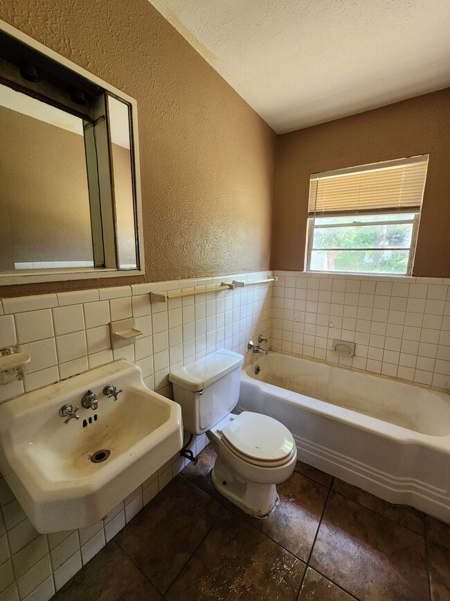 Photo - 1654 Dickinson St