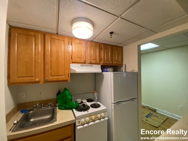 Photo - 62 Boylston St Unidad L08