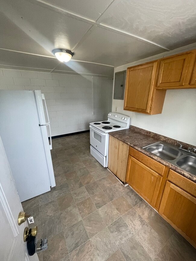 Photo - Duplex for rent! 2Bd 1Ba!