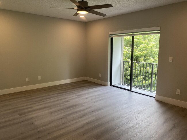 Photo - 11434 NW 43rd St Unidad 1-4 Rental