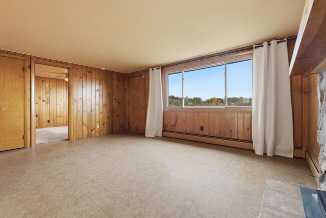 Photo - W6705 N Lakeshore Cir