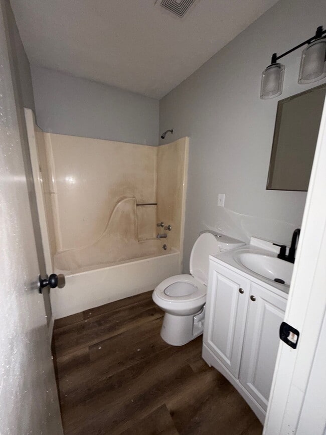 Photo - 315 N Bond Ave