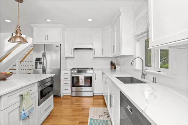 Photo - 25 Penfield Pl