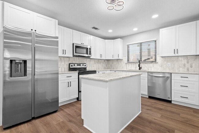 Photo - 100 Park Cir