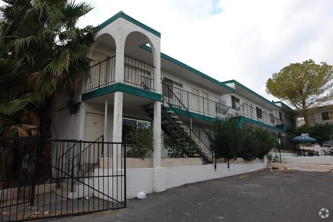 Cashman Field Inn - Cashman Field Inn Apartments