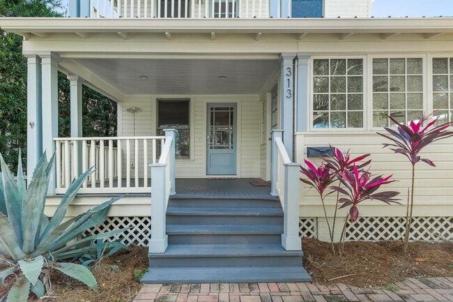 Photo - 313 St George St