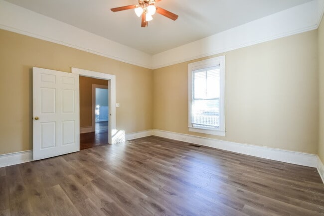 Photo - 114 E Broad St