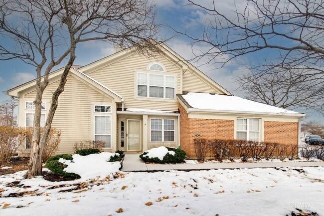 Building Photo - 460 Mayflower Ln