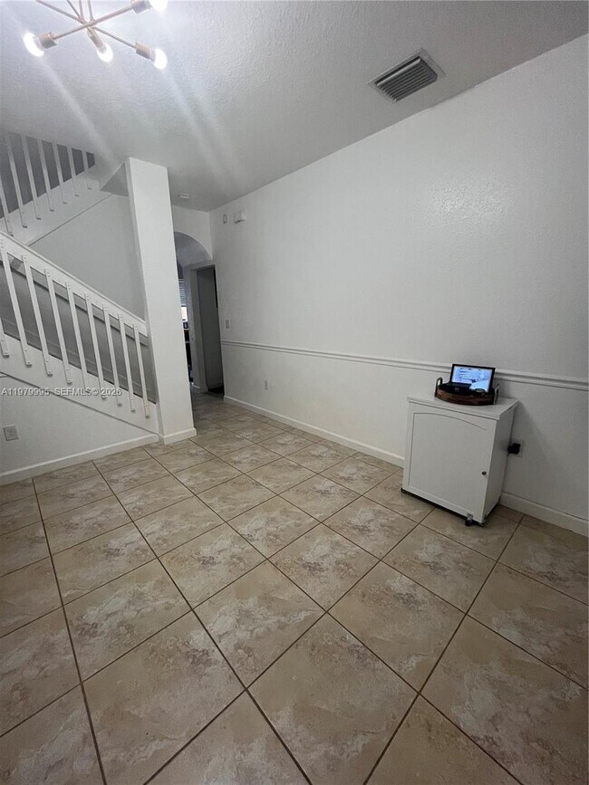 Photo - 11271 SW 240th St