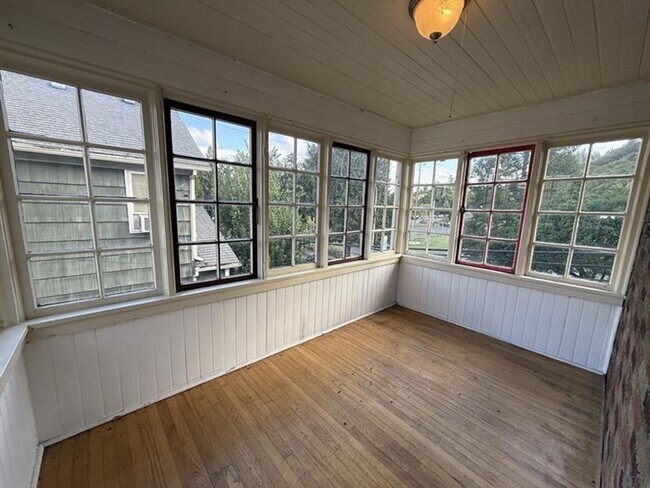 Photo - 2440 SW 5th Ave