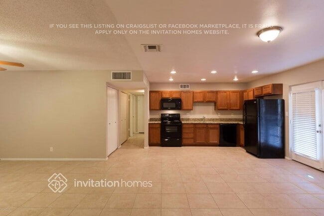Photo - 1800 W Mountain View Dr