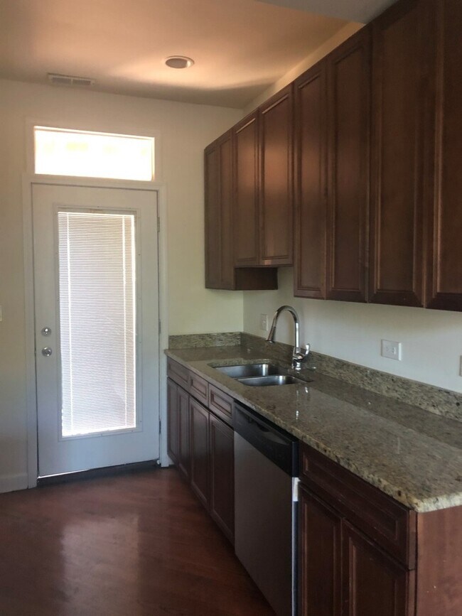 Photo - 1533 W Hollywood Ave Unit 1