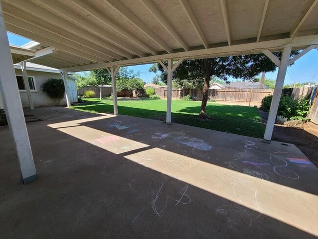 Photo - 475 N Perry Ave