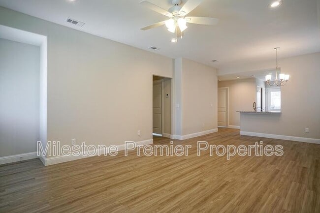 Photo - 931 N Barrett Ave