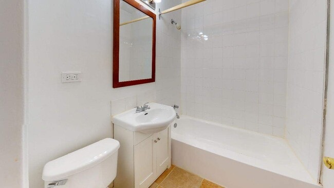 Photo - 2448 Carling Ave Unité 206